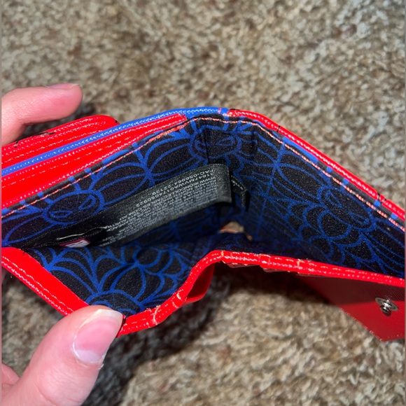NWOT Loungefly Spider-Man Wallet - Picture 5 of 5